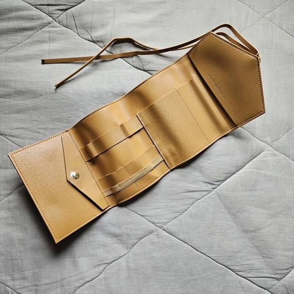 GLASS LADER & CO Katherine Tech Organizer Roll Honey NEW - Picture 2 of 5